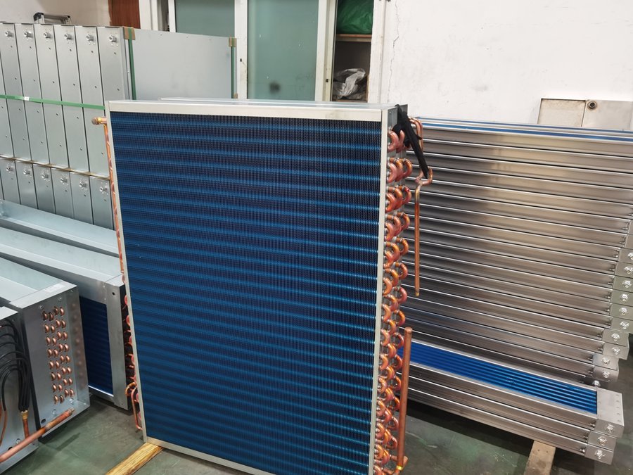 風冷螺桿機進水維修 風冷螺桿機進水維修