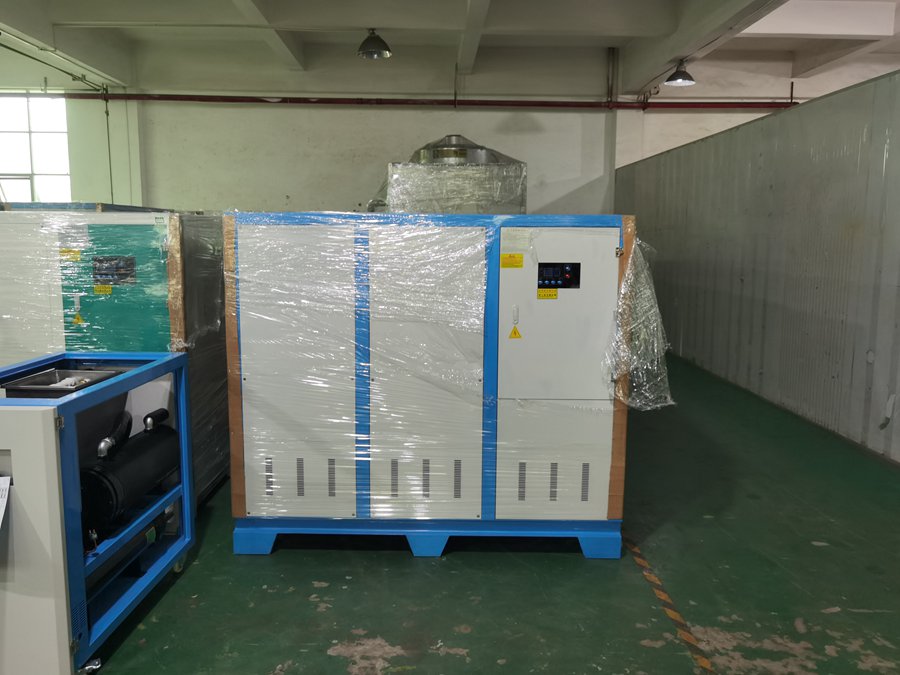 12973250.jpg TF003.jpg